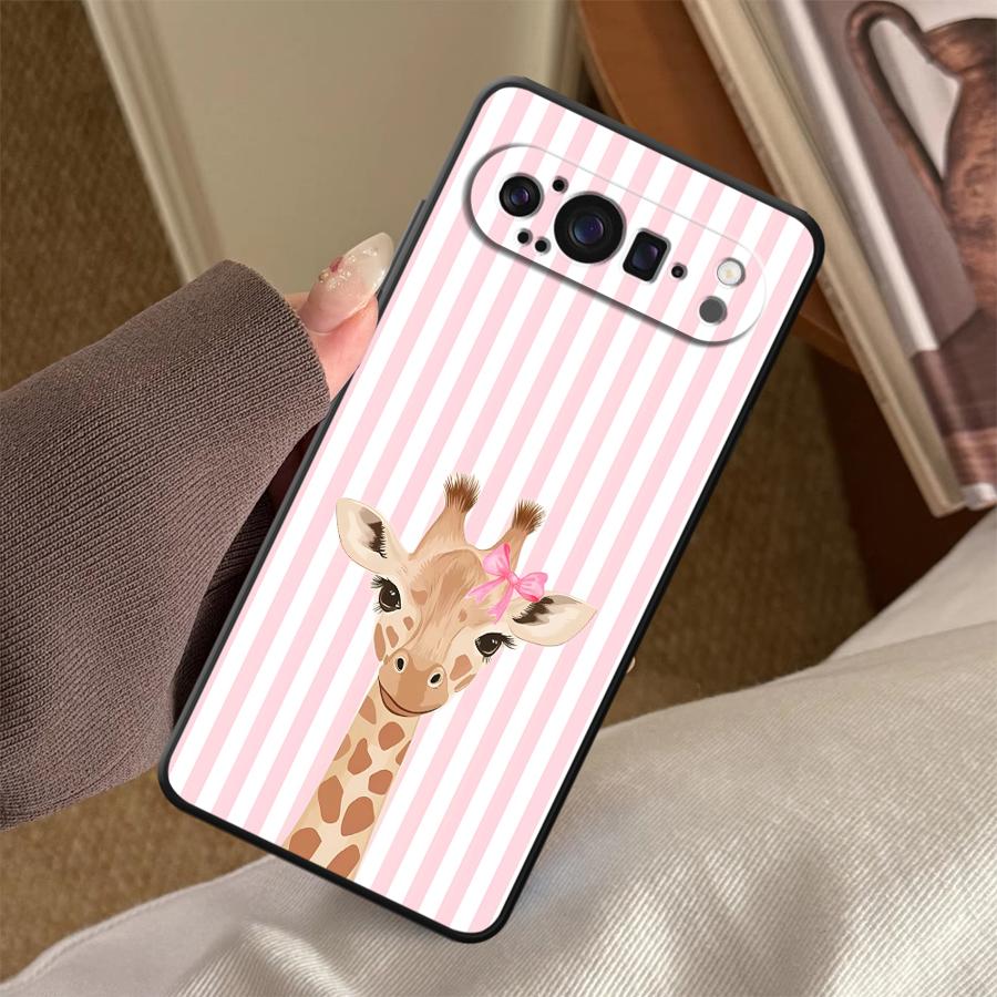 غطاء هاتف كرتوني على شكل زرافة - مراجعة Google Pixel 9 وسعره